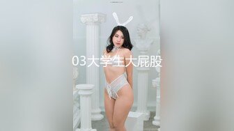 清纯小妹全程露脸伺候小哥的大鸡巴，用鸡巴敲奶子深喉主动上位抽插浪叫呻吟，让小哥揉奶子拍着屁股后入爆草